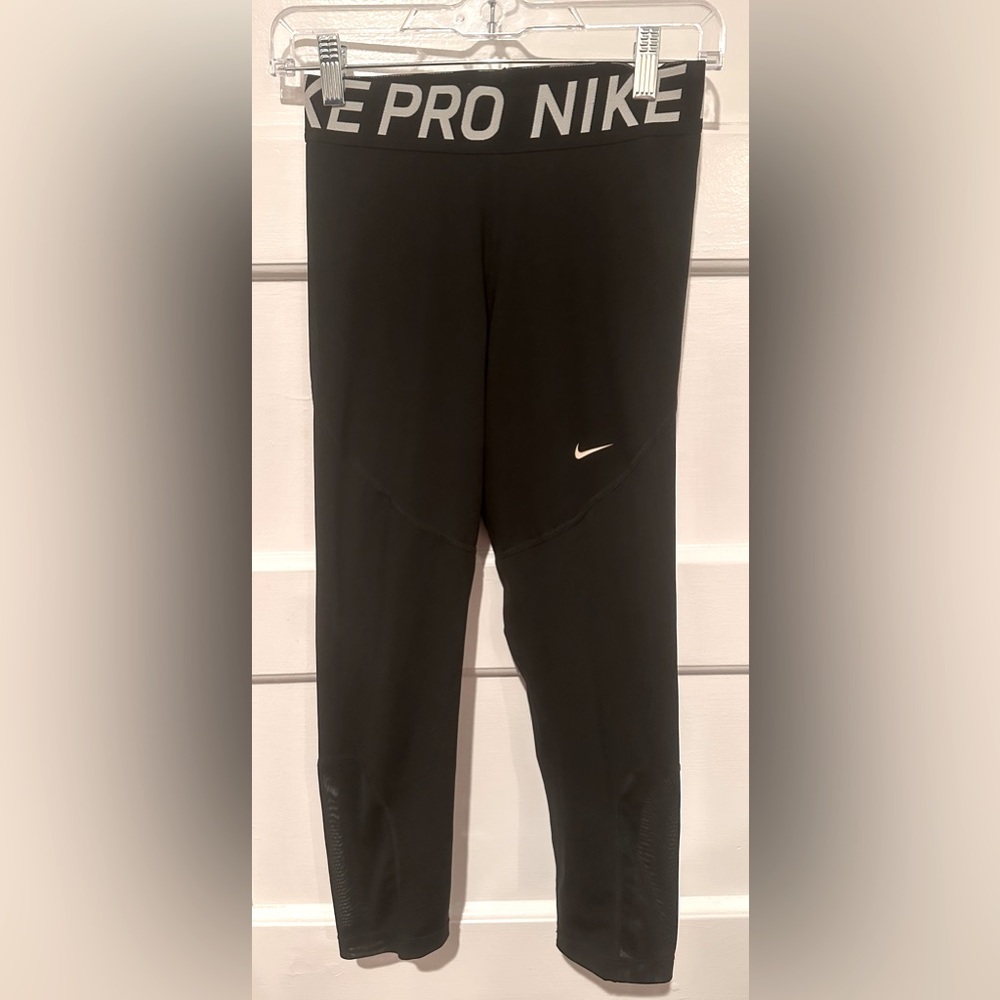 Nike Pro Capri running pants